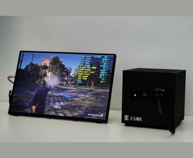 Red Dead Redemption 2 tournant à environ 105 FPS sur le mini PC imprimé en 3D ITG Cube avec un eGPU RTX 4060 via OCuLink