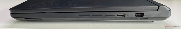 À droite : 2x USB-A 3.2 Gen 2 (10 Gbit/s)