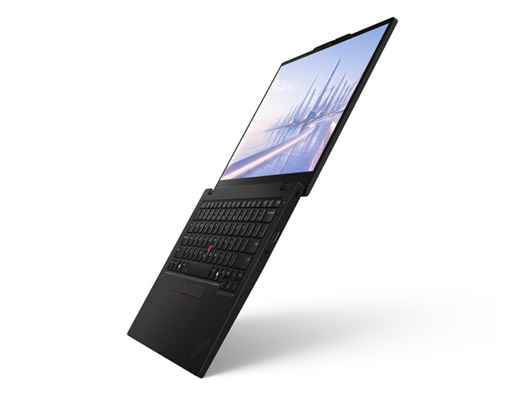 La charnière à 180° du ThinkPad E13 AI 2026 permet de mettre l'écran à plat
