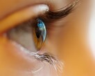 Les lentilles de contact souples permettent une vision directe dans le proche infrarouge. Illustration : Un œil humain - image d'archive. (Source de l'image : Adrian Gordon, Unsplash)