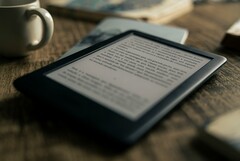 Si vous aimez lire, un Kindle n&#039;est pas un luxe... c&#039;est la prochaine étape évidente (Image Source : felipepelaquim on Unsplash)