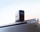 Le Laptop Charger Pro est capable de détecter les ordinateurs portables Mac et Windows. Sur la photo : une image promotionnelle du chargeur illustrant la fonctionnalité de détection.