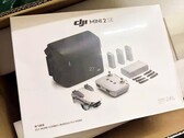 Le DJI Mini 2 SE ne peut pas enregistrer de vidéos en 4K, contrairement à son homonyme. (Image source : @JasperEllens &amp; @DealsDrone)