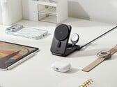 La nouvelle station de charge magnétique pliable 3-en-1 CryoBoost d'ESR pour les appareils Apple. (Source de l'image : ESR)