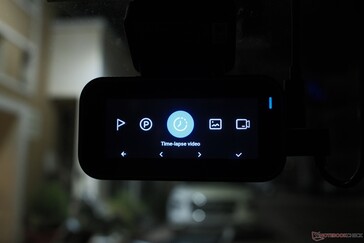 Vous pouvez accéder à toute une série de fonctions directement depuis l'écran de la caméra embarquée...