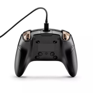 La manette comporte des boutons supplémentaires à l'arrière (Source de l'image : Thrustmaster)