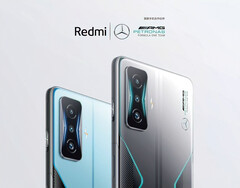 Le Redmi K50 Gaming et son homologue Mercedes-AMG Petronas F1 Team Edition. (Image source : Xiaomi)