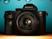 Sony pourrait considérablement élargir sa gamme d'objectifs grâce à une acquisition.