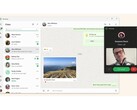 Image promotionnelle de WhatsApp sur Windows 11 montrant l'interface utilisateur du chat sur un fond beige. (Source de l'image : Microsoft Store)