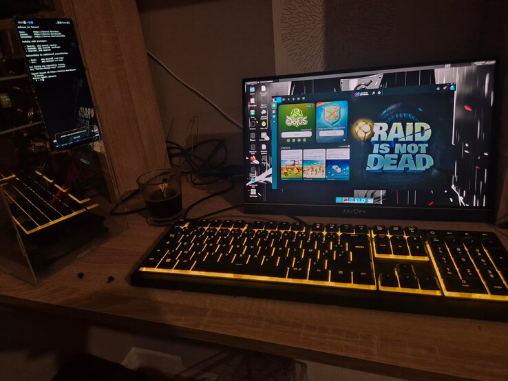 Le Z70 Ultra modifié, fonctionnant sous l'environnement de bureau XFCE4