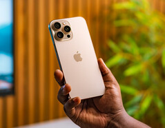 Apple l'iPhone 18 Pro et l'iPhone 18 Pro Max pourraient bénéficier d'une mise à jour majeure de l'appareil photo. (Source de l'image : Sayan Majhi - Unsplash)