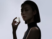 Le CP6 Mini coûte environ 12 dollars en Chine. Sur la photo : une image promotionnelle mettant en avant la petite taille du chargeur.