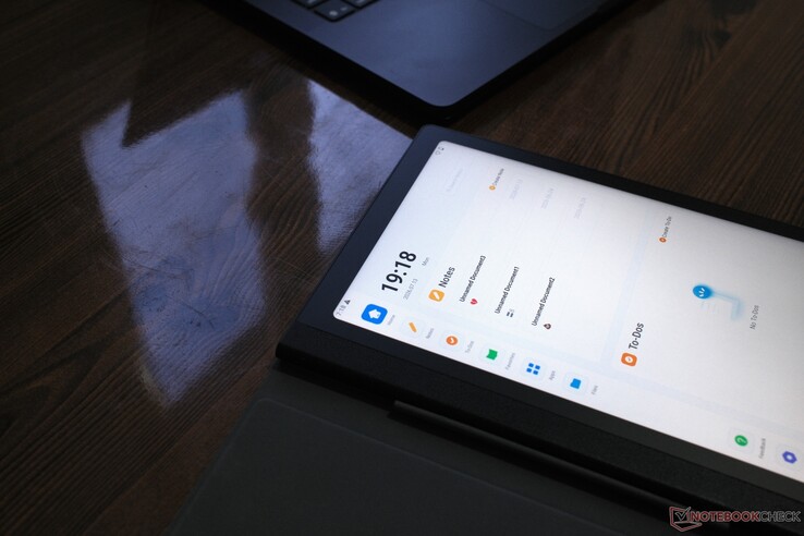 Le Note E est doté d'un nano-revêtement AG sur son écran LCD.