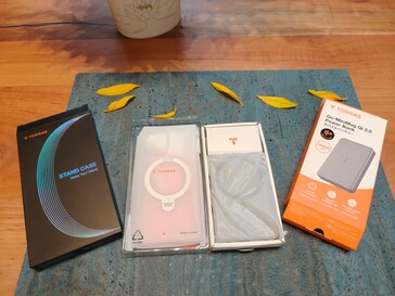 Un film plastique est utilisé à l'intérieur.