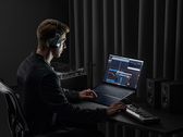 L'Asus Zenbook Pro 17 UM6702 apporte le facteur de forme 17 pouces à la gamme Zenbook Pro. (Image Source : Asus)