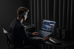 L'Asus Zenbook Pro 17 UM6702 apporte le facteur de forme 17 pouces à la gamme Zenbook Pro. (Image Source : Asus)