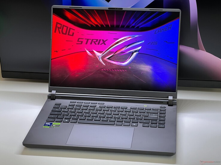Asus ROG Strix G16 G615 testé par Notebookcheck