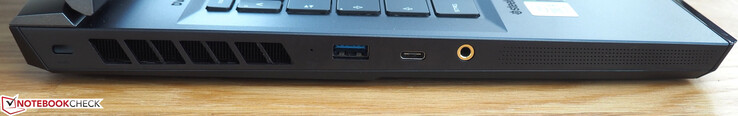 Côté gauche : verrou de sécurité Kensington, USB A 3.1 Gen 2, USB C 3.2 Gen 22, prise jack.