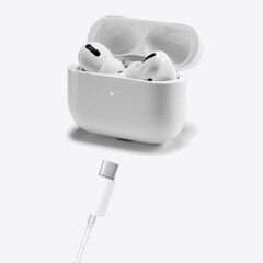 Apple pourrait dévoiler des AirPods qui se rechargent via USB-C lors de son événement du 12 septembre. (Image via Apple avec modifications)