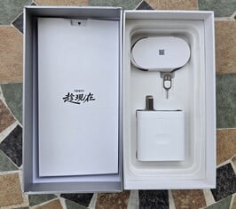 Revue de l'Oppo Find X9 Pro. (Source de l'image : Marcus Herbrich)