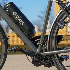Le kit de conversion Gboost pour vélos électriques offre une puissance de 800 W grâce à son moteur V8. (Source de l&#039;image : Gboost)