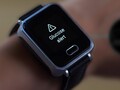 La smartwatch K'Watch Glucose peut être configurée pour déclencher des alarmes lorsque des taux de glycémie élevés ou faibles sont détectés. (Image source : PKVitality - édité)