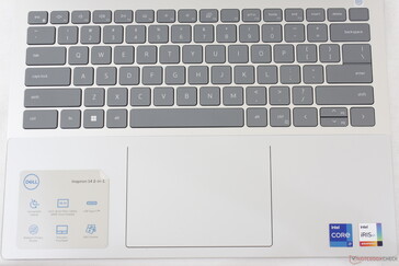 Disposition QWERTY standard avec rétro-éclairage blanc à deux niveaux