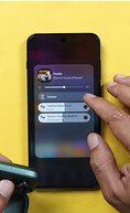La fonctionnalité « Dual Audio » de OnePlus en action : deux paires d'écouteurs sans fil connectées simultanément, avec la fonction d'écoute partagée activée.