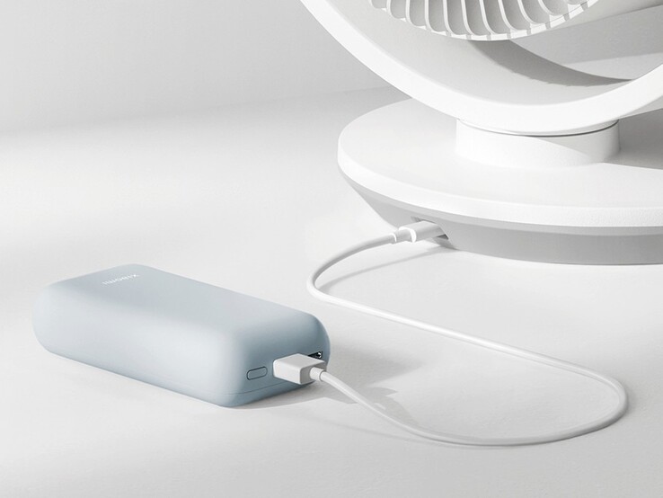 Le ventilateur de bureau intelligent de Xiaomi (photo) peut être alimenté par une banque d'énergie. (Source de l'image : Xiaomi)