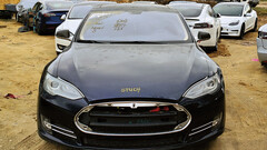 Les assureurs de Tesla peuvent radier l&#039;ensemble du véhicule pour un léger dommage à la batterie