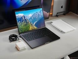 Le MacBook Pro 14 2025 équipé d'un M5 est un très bon ordinateur portable polyvalent