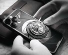 Caviar combine un iPhone Apple avec une Omega Seamaster. (Source de l'image : Caviar)