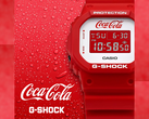 L'ancienne collaboration Casio G-Shock x Coca Cola - la DW5600CC23-4, photographiée avec les logos Coca-Cola et G-Shock sur un fond rouge. (Source de l'image : Casio - édité)