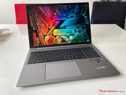 En examen : HP ZBook Firefly 16 G9. Appareil de test offert par HP Allemagne.