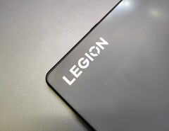 Le Lenovo Legion Pad avec l&#039;image de marque proéminente de Legion. (Image source : Lenovo)