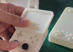 Le design de test du MagicX XU Mini 2 révèle une disposition verticale de l'ordinateur de poche. (Source de l'image : Retro Handhelds)