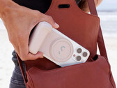 Le SnapGrip accroît la polyvalence de l'iPhone grâce à une poignée ergonomique et à un bouton d'obturateur d'appareil photo, entre autres caractéristiques. (Image source : ShiftCam)