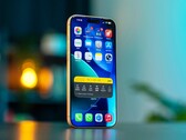Le successeur de l'iPhone 17 Pro illustré ici devrait être doté d'un meilleur écran.