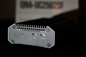 Le nouvel adaptateur nécessite un port USB PD (Image source : Andreas Sebayang/Notebookcheck)