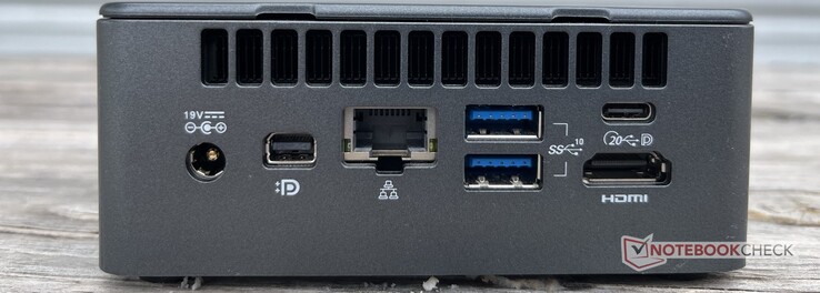 Arrière : Entrée CC, Mini DisplayPort 1.4, Gigabit Ethernet, 2x USB-A 3.2 Gen 2 (10 Gbps), USB4 (20 Gbps, DisplayPort) Type-C, HDMI 2.0
