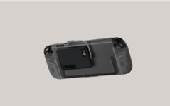 La coque de protection Force Field 2 avec le pack d'énergie compatible MagSafe attaché à l'arrière. (Source de l'image : Genki)