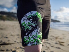 Yup. Razer vend maintenant des shorts et des débardeurs pour 69,99 USD et plus (Source : Razer)