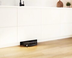 Bosch dissimule un robot aspirateur et un robot laveur dans une cuisine.