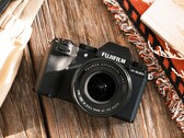 Le X-S20 de Fujifilm a laissé une impression durable à un certain nombre d'utilisateurs grâce à ses performances compactes. (Source de l'image : Fujifilm)