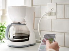 La prise intelligente IKEA INSPELNING existe en deux versions. (Source de l'image : IKEA)