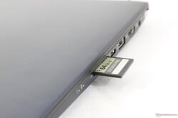 Carte SD rentrée au maximum sur le ZenBook 15.