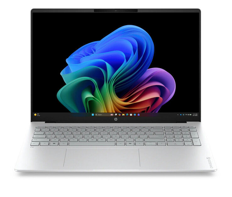 L’OmniBook 5 16 est disponible dans les finitions Glacier Silver, Meteor Silver, Starlit Blue et Sahara Silver, de haut en bas.