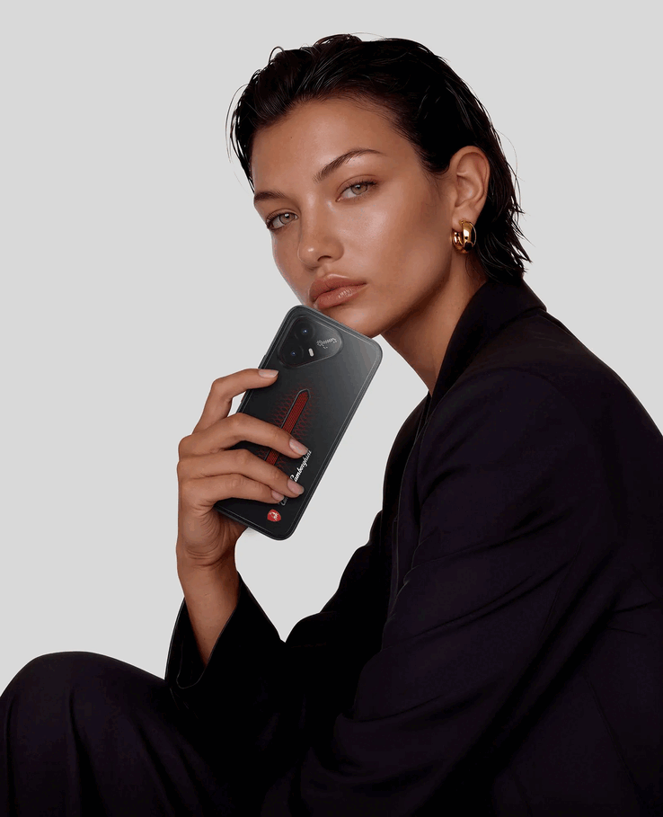 Le modèle Pova 8 Pro 5G Tonino Lamborghini en édition limitée