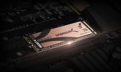 Le disque dur de la Sabrent Rocket 4 Plus est équipé d'un dissipateur thermique personnalisé. (Source de l'image : Sabrent)