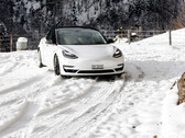 L'autonomie des Teslas diminue le moins en hiver (image : Severin Demchuk/Unsplash)